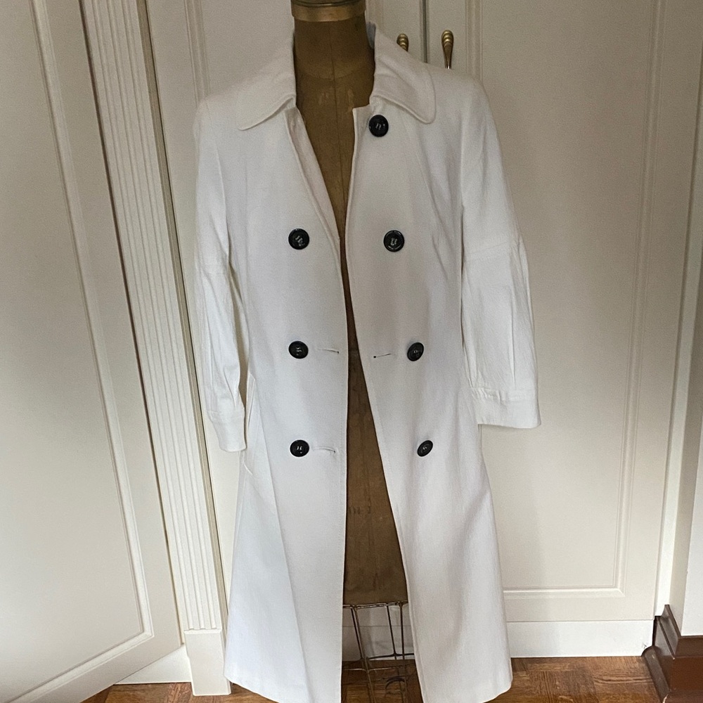 BNWOT Elegant White Double-Breasted Women's Trench Coat
